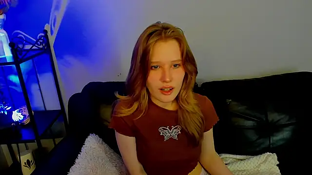 Snapshot of EvaStevs chatting on December 13, 2024, 2:32 am EvaStevs online show from December 13, 2024, 2:32 am