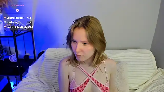 Snapshot of EvaStevs chatting on January 4, 2025, 4:23 am EvaStevs online show from January 4, 2025, 4:23 am