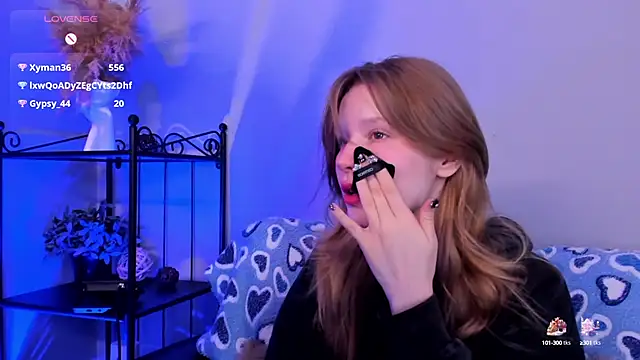 Snapshot of EvaStevs chatting on January 25, 2025, 4:13 am EvaStevs online show from January 25, 2025, 4:13 am