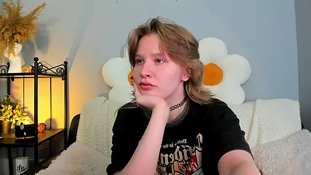 Snapshot of EvaStevs chatting on February 15, 2025, 4:12 pm EvaStevs online show from February 15, 2025, 4:12 pm