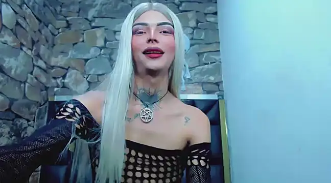 Snapshot of Luna_and_valery chatting on January 8, 2025, 8:07 pm Luna and valery online show from January 8, 2025, 8:07 pm