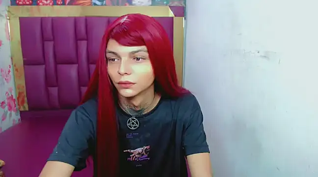 Snapshot of Luna_and_valery chatting on January 22, 2025, 8:17 pm Luna and valery online show from January 22, 2025, 8:17 pm