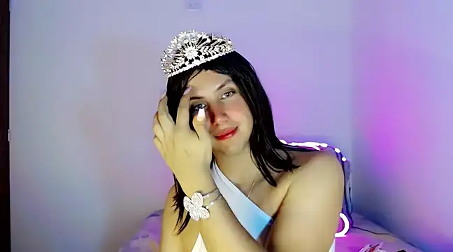 Snapshot of Oxana-Novikov chatting on December 12, 2024, 11:25 pm Oxana-Novikov online show from December 12, 2024, 11:25 pm