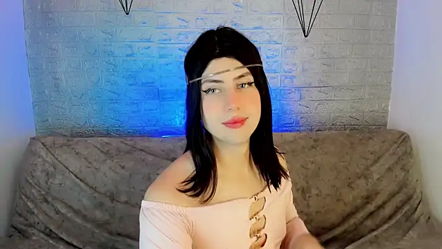 Snapshot of Oxana-Novikov chatting on April 19, 2026, 8:22 pm Oxana-Novikov online show from April 19, 2026, 8:22 pm