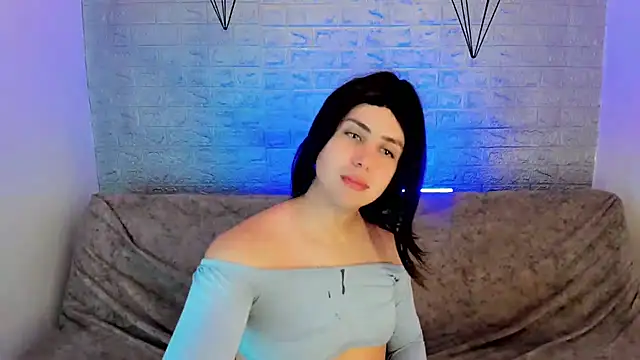 Snapshot of Oxana-Novikov chatting on May 2, 2026, 9:20 pm Oxana-Novikov online show from May 2, 2026, 9:20 pm