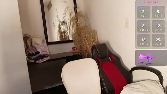 Hanna19  online show from January 28, 2025, 11:07 pm