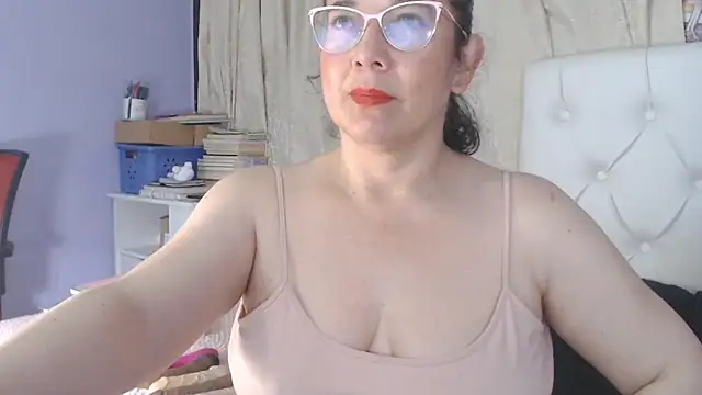 maturepriscila online show from January 15, 2025, 2:06 am