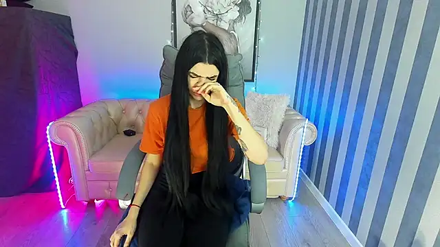 Snapshot of Tiffany_lab chatting on January 28, 2025, 1:27 pm Tiffany lab online show from January 28, 2025, 1:27 pm