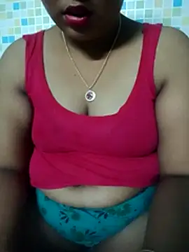 Snapshot of Super-Couple chatting on July 8, 2026, 4:44 pm Super-Couple online show from July 8, 2026, 4:44 pm