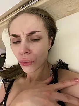 Snapshot of Burning_girlss chatting on December 17, 2024, 10:22 pm Burning girlss online show from December 17, 2024, 10:22 pm