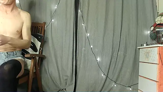 Snapshot of Skinnyshiny_boy chatting on January 30, 2025, 3:08 pm Skinnyshiny boy online show from January 30, 2025, 3:08 pm