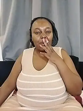 Snapshot of CHERRYYUMMY chatting on October 23, 2025, 8:57 am CHERRYYUMMY online show from October 23, 2025, 8:57 am