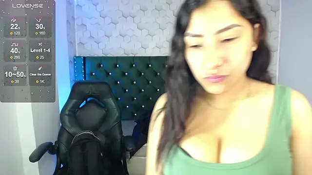 Snapshot of Sofi_hot_4m chatting on October 15, 2025, 1:33 pm Sofi hot 4m online show from October 15, 2025, 1:33 pm