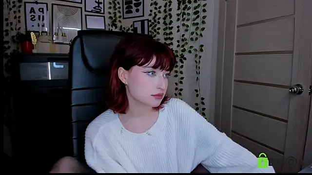 ElizaNik  online show from June 11, 2026, 9:46 pm