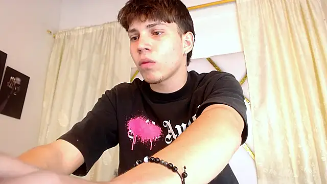 Snapshot of Jonathan_Moreau chatting on December 8, 2024, 6:06 pm Jonathan Moreau online show from December 8, 2024, 6:06 pm
