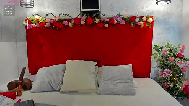 SilvannaFit online show from December 3, 2025, 10:24 am