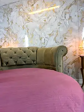 khloeblake online show from November 25, 2025, 6:46 am