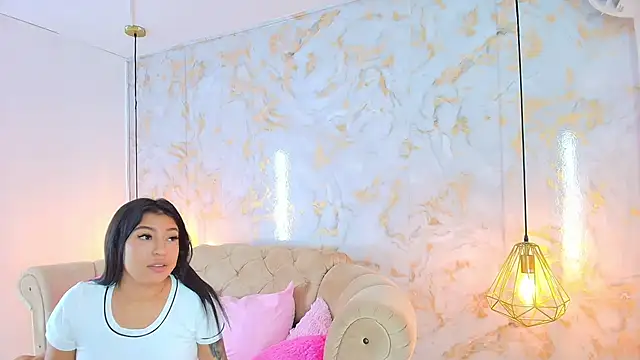 khloeblake online show from April 15, 2026, 6:20 am