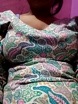 Snapshot of Shivani_Tivari chatting on January 14, 2025, 5:45 pm Shivani Tivari online show from January 14, 2025, 5:45 pm