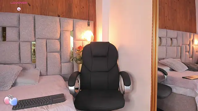 Saori newman online show from October 17, 2025, 12:08 pm