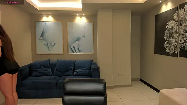 AlinaKravitz online show from March 18, 2026, 7:17 pm