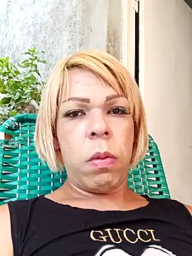 Snapshot of blondebitchlitle chatting on January 12, 2025, 6:38 pm blondebitchlitle online show from January 12, 2025, 6:38 pm