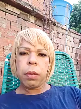 Snapshot of blondebitchlitle chatting on January 15, 2025, 12:25 pm blondebitchlitle online show from January 15, 2025, 12:25 pm