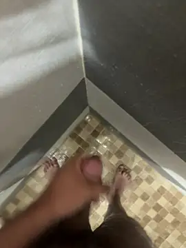 Snapshot of mylovetr1 chatting on February 15, 2026, 12:29 am mylovetr1 online show from February 15, 2026, 12:29 am