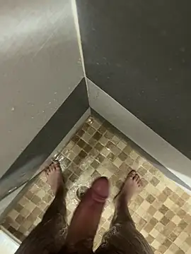 Snapshot of mylovetr1 chatting on February 15, 2026, 11:23 pm mylovetr1 online show from February 15, 2026, 11:23 pm