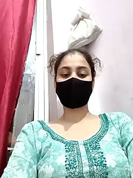 magicmoment00786 online show from September 29, 2025, 1:27 pm