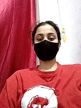 magicmoment00786 online show from October 4, 2025, 5:44 pm