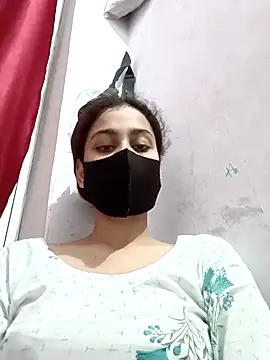 magicmoment00786 online show from October 20, 2025, 12:38 pm