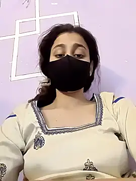 magicmoment00786 online show from November 5, 2025, 4:51 pm