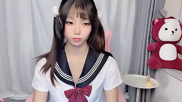 Snapshot of Z-long chatting on October 31, 2025, 11:44 am Z-long online show from October 31, 2025, 11:44 am