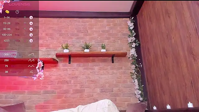 Lizzyvixxx online show from November 24, 2025, 7:41 am