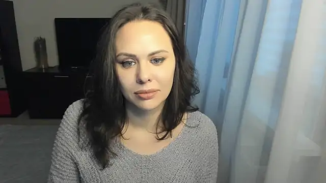 MollyCheiz online show from November 21, 2025, 1:10 pm