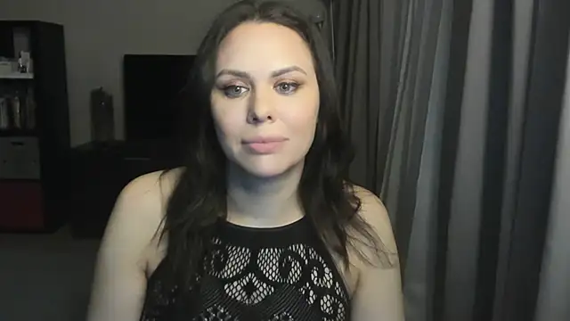 MollyCheiz online show from April 7, 2026, 8:53 pm