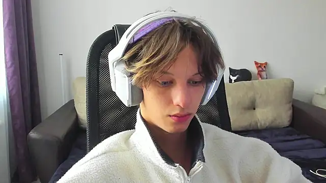 Snapshot of Ostin_meow chatting on October 7, 2025, 7:05 am Ostin meow online show from October 7, 2025, 7:05 am