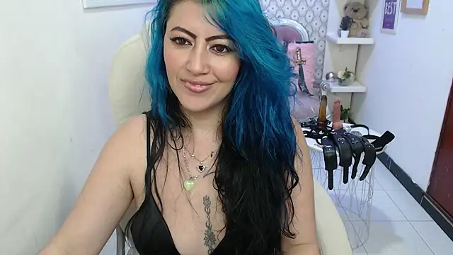 scarleth blue online show from January 6, 2025, 6:14 am