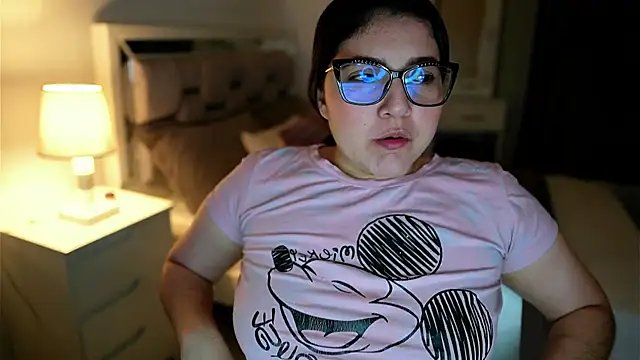 Camilaa bueno online show from January 18, 2026, 12:14 am