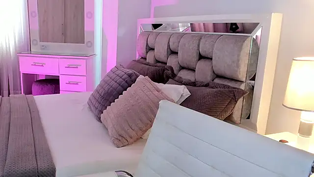 Camilaa bueno online show from March 7, 2026, 4:15 pm