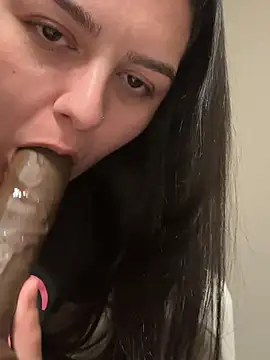 Snapshot of avarckssss chatting on January 6, 2025, 9:52 am avarckssss online show from January 6, 2025, 9:52 am