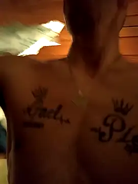 Snapshot of FlacoDani chatting on November 19, 2025, 5:02 pm FlacoDani online show from November 19, 2025, 5:02 pm