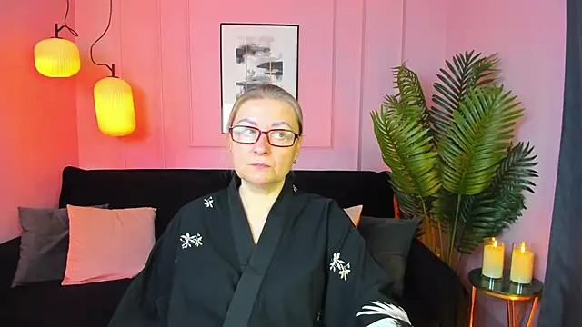 AlexandraKind online show from October 23, 2025, 1:43 pm