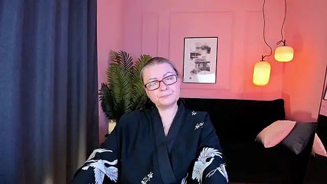 AlexandraKind online show from December 13, 2025, 7:53 pm