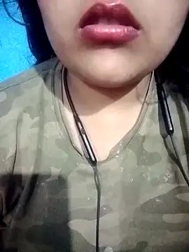 Love-Veronica online show from March 24, 2026, 8:41 am