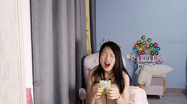 Lena-yyds online show from February 8, 2025, 4:47 pm