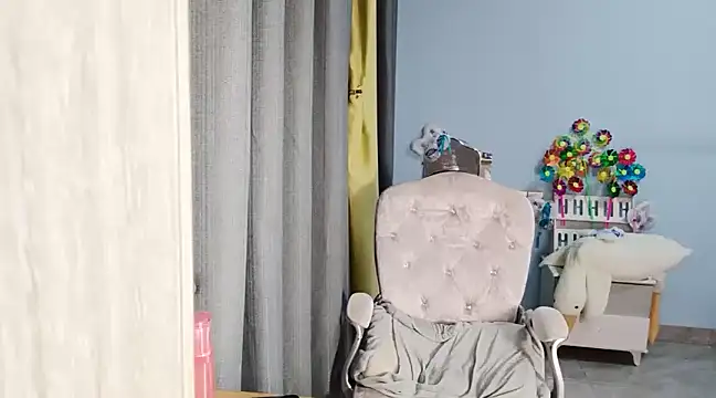 Lena-yyds online show from February 9, 2025, 7:52 pm