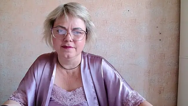 Snapshot of sweetsunset11 chatting on September 24, 2025, 4:38 am sweetsunset11 online show from September 24, 2025, 4:38 am