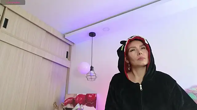 Snapshot of Carol_love0411 chatting on February 20, 2026, 1:44 pm Carol love0411 online show from February 20, 2026, 1:44 pm